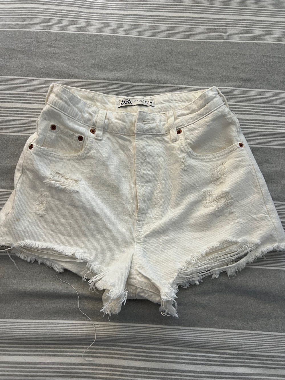 ZARA White Distressed Frayed Denim Shorts